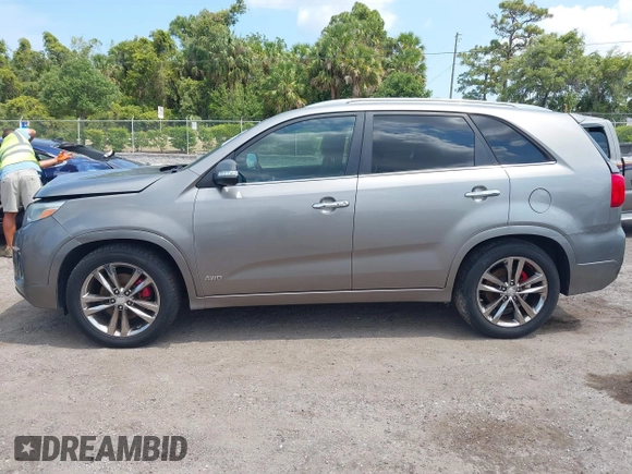 2014 Kia Sorento SX z VIN 5XYKWDA75EG461948, wystawiony jako IAAI lot #42180084 z przebiegiem 123 917 mil mil oraz . Historia ofert i sprzedaży dostępna na DreamBid. Obrazek 15.