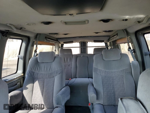 2005 Chevrolet Express Cargo Van YF7 Upfitter with VIN 1GBFG15T051205550, listed as a Copart auction lot 50245045 with 310,774 mi miles and Clean Title. Bid and sale history available at carsss.com. Image 10.
