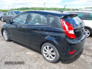 2012 Hyundai Accent SE z VIN KMHCU5AE0CU031475, wystawiony jako IAAI lot #42196146 z przebiegiem 122 489 mil mil oraz . Historia ofert i sprzedaży dostępna na DreamBid. Obrazek 3.