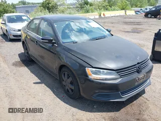 2013 Volkswagen Jetta SE with VIN 3VWDX7AJXDM432320, listed as a IAAI auction lot 42678453 with 154,657 mi miles and . Bid and sale history available at DreamBid. Image 1.