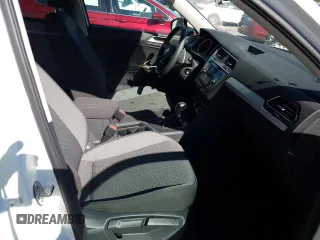 2020 Volkswagen Tiguan S with VIN 3VV1B7AXXLM084866, listed as a Copart auction lot 33149061 with 2,439 mi miles and Salvage title. Bid and sale history available at DreamBid. Image 5.