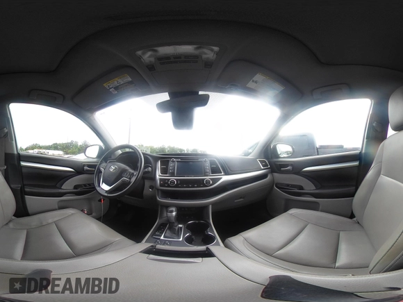 2018 Toyota Highlander SE с VIN 5TDJZRFH1JS545568, выставлен на аукционе IAAI как лот 42582513 с пробегом 120 695 миль миль и . История ставок и продаж доступна на DreamBid. Изображение 18.