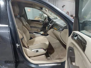 2013 Mercedes-Benz GL-Class GL 450 with VIN 4JGDF7CE1DA215608, listed as a IAAI auction lot 41924332 with 137,052 mi miles. Bid and sale history available at carsss.com. Image 5.