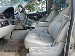 2013 Chevrolet Suburban LT z VIN 1GNSCJE06DR290395, wystawiony jako Copart lot #61279575 z przebiegiem 250 302 mil mil oraz Szkoda całkowita • Salvage title. Historia ofert i sprzedaży dostępna na DreamBid. Obrazek 7.
