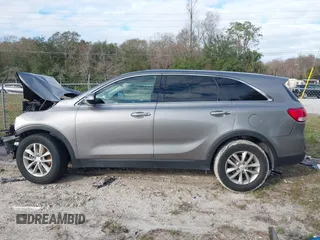 2018 Kia Sorento LX with VIN 5XYPG4A39JG385841, listed as a IAAI auction lot 41420471 with 1 mi miles. Bid and sale history available at carsss.com. Image 14.