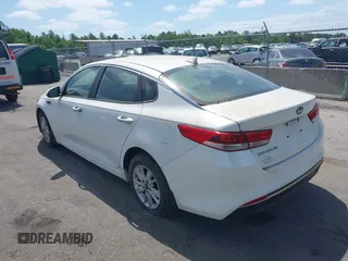 2016 Kia Optima LX z VIN KNAGT4L3XG5095972, wystawiony jako IAAI lot #42130422 z przebiegiem 103 420 mil mil oraz . Historia ofert i sprzedaży dostępna na DreamBid. Obrazek 3.