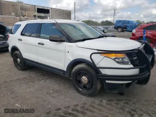 2015 Ford Utility Police Interceptor with VIN 1FM5K8AR5FGB32646, listed as a Copart auction lot 70502644 with 132,735 mi miles and Clean Title. Bid and sale history available at carsss.com. Image 4.