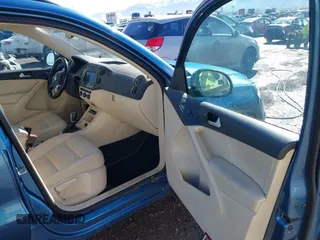 2017 Volkswagen Tiguan S with VIN WVGBV7AX4HK029852, listed as a IAAI auction lot 41654651 with 37,759 mi miles and . Bid and sale history available at DreamBid. Image 5.