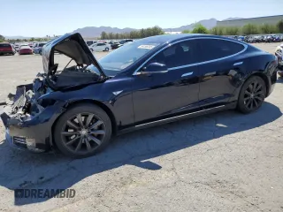 2014 Tesla Model S 60 z VIN 5YJSA1H13EFP38425, wystawiony jako Copart lot #54156245 z przebiegiem 183 968 mil mil oraz Szkoda całkowita • Salvage title. Historia ofert i sprzedaży dostępna na DreamBid. Obrazek 1.