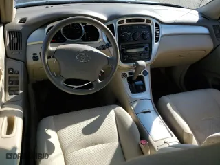 2005 Toyota Highlander with VIN JTEHD21A150039967, listed as a Copart auction lot 81878224 with 88,477 mi miles and Salvage Title. Bid and sale history available at carsss.com. Image 8.