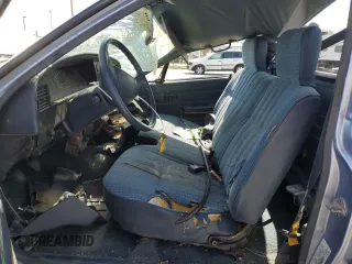 1991 Toyota Pickup DX с VIN JT4RN01P7M0018845, выставлен на аукционе Copart как лот 58569615 с пробегом 275 355 миль миль и Списание • Salvage title. История ставок и продаж доступна на DreamBid. Изображение 7.