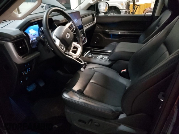 2024 Ford Expedition Max XLT with VIN 1FMJK1J86REA81784, listed as a Copart auction lot 53760615 with 2,233 mi miles and Clean Title. Bid and sale history available at DreamBid. Image 7.