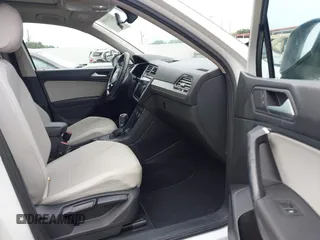 2019 Volkswagen Tiguan SE with VIN 3VV3B7AX6KM018161, listed as a IAAI auction lot 42279398 with 96,534 mi miles and . Bid and sale history available at DreamBid. Image 5.