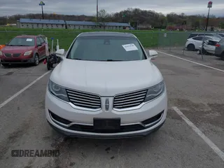 2016 Lincoln MKX Reserve with VIN 2LMTJ6LR3GBL37889, listed as a IAAI auction lot 41951540 with 43,644 mi miles. Bid and sale history available at carsss.com. Image 12.