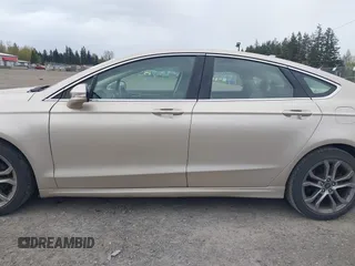 2019 Ford Fusion SEL with VIN 3FA6P0CD8KR256321, listed as a IAAI auction lot 41999502 with 67,500 mi miles. Bid and sale history available at carsss.com. Image 15.