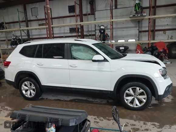 2018 Volkswagen Atlas SE with VIN 1V2KR2CA2JC569381, listed as a IAAI auction lot 41843200 with 87,769 mi miles and . Bid and sale history available at DreamBid. Image 13.