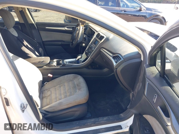 2014 Ford Fusion S with VIN 1FA6P0G71E5384783, listed as a IAAI auction lot 40868527 with 207,354 mi miles. Bid and sale history available at carsss.com. Image 5.
