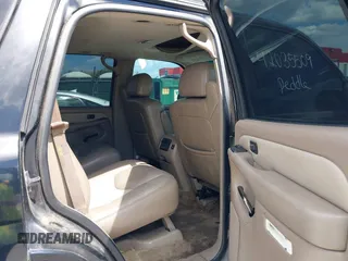 2003 GMC Yukon Denali z VIN 1GKEK63U13J340519, wystawiony jako IAAI lot #42035509 z przebiegiem 209 306 mil mil oraz . Historia ofert i sprzedaży dostępna na DreamBid. Obrazek 8.