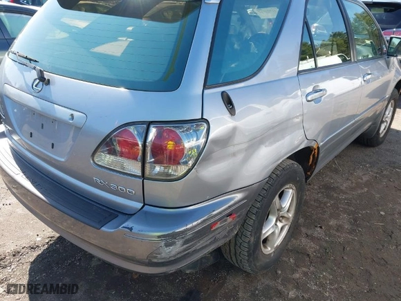 2003 Lexus RX 300 with VIN JTJHF10U230311666, listed as a IAAI auction lot 41921912 with 206,745 mi miles. Bid and sale history available at carsss.com. Image 6.