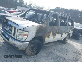 2013 Ford Econoline Passenger XL z VIN 1FBNE3BL9DDA84189, wystawiony jako IAAI lot #41685139 z przebiegiem Nie podano mil oraz . Historia ofert i sprzedaży dostępna na DreamBid. Obrazek 13.