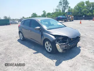 2012 Ford Focus SE z VIN 1FAHP3K28CL229646, wystawiony jako IAAI lot #42491915 z przebiegiem 174 105 mil mil oraz . Historia ofert i sprzedaży dostępna na DreamBid. Obrazek 1.