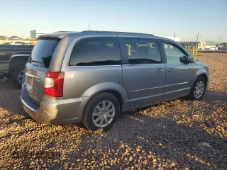 2015 Chrysler Town & Country Touring with VIN 2C4RC1BG6FR695842, listed as a Copart auction lot 53514685 with 136,655 mi miles and Salvage Title. Bid and sale history available at DreamBid. Image 3.