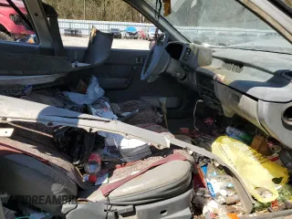 1990 Geo Metro z VIN 2C1MR2466L6018173, wystawiony jako Copart lot #72966054 z przebiegiem 88 980 mil mil oraz Szkody całkowita. Historia ofert i sprzedaży dostępna na DreamBid. Obrazek 7.