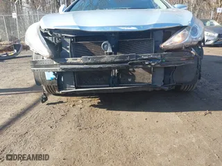 2013 Hyundai Sonata SE with VIN 5NPEC4AC3DH639723, listed as a IAAI auction lot 41512518 with 111,731 mi miles. Bid and sale history available at carsss.com. Image 6.