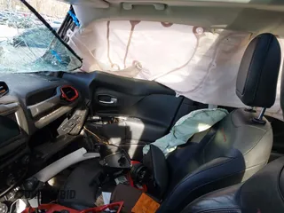 2018 Jeep Renegade Trailhawk with VIN ZACCJBCB3JPG81009, listed as a IAAI auction lot 41537095 with 91,506 mi miles. Bid and sale history available at carsss.com. Image 5.