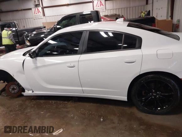 2017 Dodge Charger R/T z VIN 2C3CDXCT1HH556992, wystawiony jako IAAI lot #41555243 z przebiegiem 164 139 mil mil oraz . Historia ofert i sprzedaży dostępna na DreamBid. Obrazek 15.