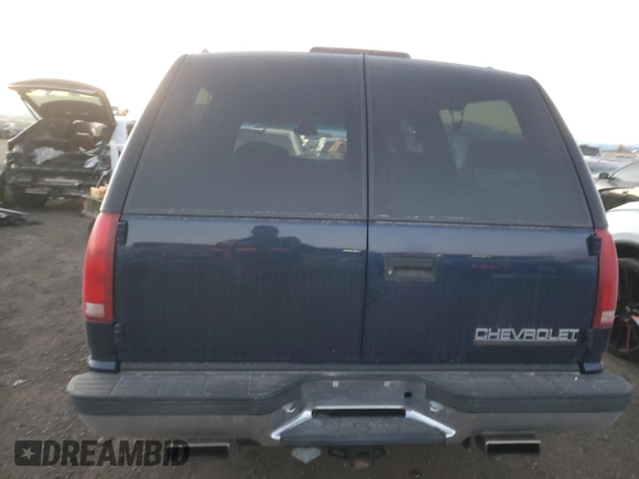 1998 Chevrolet Suburban with VIN 1GNEC16R5WJ304914, listed as a Copart auction lot 86643614 with 97,092 mi miles and Salvage Title. Bid and sale history available at carsss.com. Image 6.