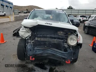 2016 Jeep Renegade Trailhawk with VIN ZACCJBCTXGPD68217, listed as a Copart auction lot 60871725 with 127,177 mi miles and Salvage title. Bid and sale history available at DreamBid. Image 5.