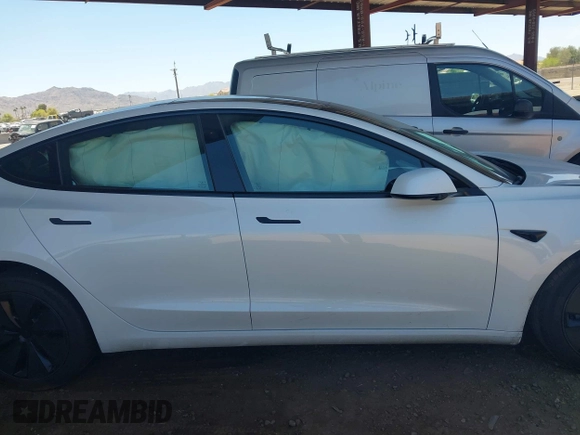 2025 Tesla Model 3 Long Range z VIN 5YJ3E1EB9SF885771, wystawiony jako IAAI lot #42158734 z przebiegiem 3480 mil mil oraz . Historia ofert i sprzedaży dostępna na DreamBid. Obrazek 12.