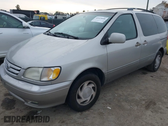 2001 Toyota Sienna LE with VIN 4T3ZF13C91U348233, listed as a IAAI auction lot 41529446 with 223,617 mi miles. Bid and sale history available at carsss.com. Image 2.