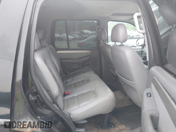 2004 Ford Explorer XLT z VIN 1FMZU73K54UA18067, wystawiony jako IAAI lot #42502018 z przebiegiem 202 136 mil mil oraz . Historia ofert i sprzedaży dostępna na DreamBid. Obrazek 8.
