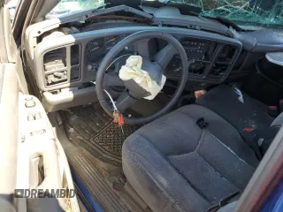 2003 Chevrolet Silverado 1500 with VIN 2GCEC19V731365673, listed as a Copart auction lot 60777044 with 204,804 mi miles and Non Repairable. Bid and sale history available at carsss.com. Image 8.