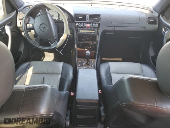 1999 Mercedes-Benz C z VIN WDBHA33G6XF789237, wystawiony jako Copart lot #74065544 z przebiegiem 198 201 mil mil oraz Szkoda całkowita • Salvage title. Historia ofert i sprzedaży dostępna na DreamBid. Obrazek 8.