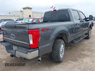 2018 Ford F-250 XL с VIN 1FT7W2B61JEC99951, выставлен на аукционе IAAI как лот 42076634 с пробегом 107 900 миль миль и . История ставок и продаж доступна на DreamBid. Изображение 4.