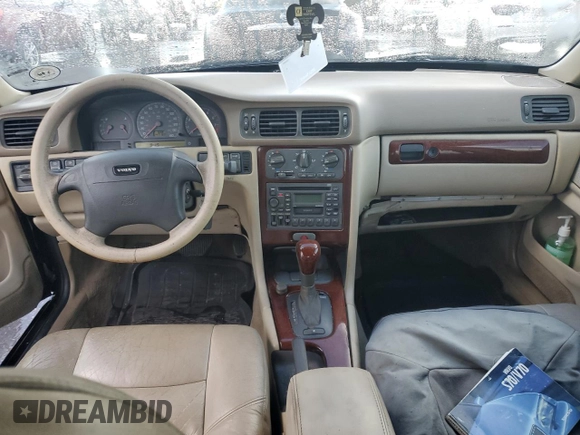 2000 Volvo S70 z VIN YV1LS61J3Y2668760, wystawiony jako Copart lot #86589334 z przebiegiem 147 183 mil mil oraz Czysty tytuł • Clean title. Historia ofert i sprzedaży dostępna na DreamBid. Obrazek 8.