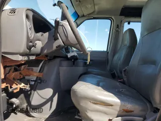 2008 Ford Econoline Cargo Commercial with VIN 1FTNE14W98DB42024, listed as a Copart auction lot 45402915 with 3,667,887 mi miles and Salvage Title. Bid and sale history available at carsss.com. Image 7.