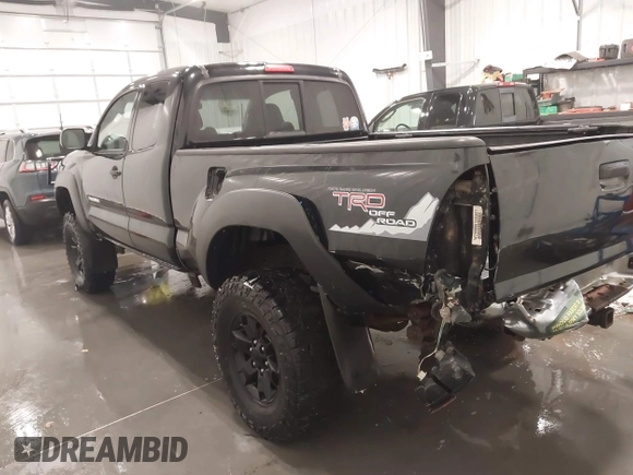 2008 Toyota Tacoma with VIN 5TEUU42N48Z559164, listed as a IAAI auction lot 41609248 with 145,611 mi miles and . Bid and sale history available at DreamBid. Image 3.