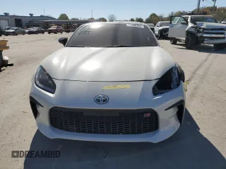 2024 Toyota GR86 Premium with VIN JF1ZNBE17R9752802, listed as a Copart auction lot 77409704 with 2,156 mi miles and Salvage Title. Bid and sale history available at carsss.com. Image 5.