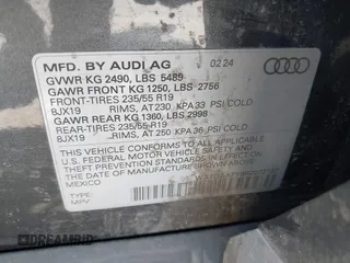 2024 Audi Q5 S line Premium z VIN WA1GAAFY8R2072137, wystawiony jako IAAI lot #41993895 z przebiegiem 28 437 mil mil oraz . Historia ofert i sprzedaży dostępna na DreamBid. Obrazek 9.