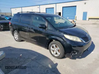2012 Toyota Sienna LE AAS с VIN 5TDKK3DC7CS183942, выставлен на аукционе Copart как лот 57597305 с пробегом 245 971 миль миль и Списание • Salvage title. История ставок и продаж доступна на DreamBid. Изображение 4.