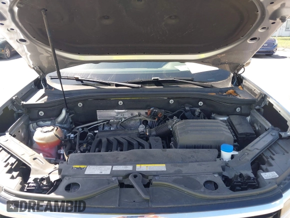 2022 Volkswagen Atlas SE with VIN 1V2WR2CA2NC542530, listed as a IAAI auction lot 41913358 with 37,977 mi miles and . Bid and sale history available at DreamBid. Image 10.