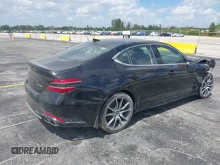 2023 Genesis G70 2.0T z VIN KMTG34TA3PU129713, wystawiony jako IAAI lot #42166763 z przebiegiem 8 692 mil mil oraz . Historia ofert i sprzedaży dostępna na DreamBid. Obrazek 4.