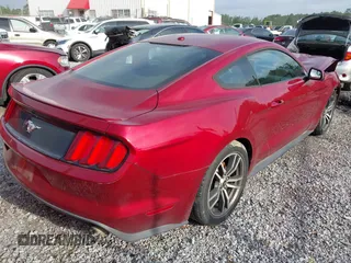 2016 Ford Mustang EcoBoost z VIN 1FA6P8TH4G5266159, wystawiony jako IAAI lot #41930934 z przebiegiem 158 794 mil mil oraz . Historia ofert i sprzedaży dostępna na DreamBid. Obrazek 4.