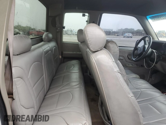 1998 GMC Sierra 1500 with VIN 2GDEC19R3W1562357, listed as a Copart auction lot 42298055 with 232,232 mi miles and Clean Title. Bid and sale history available at DreamBid. Image 10.
