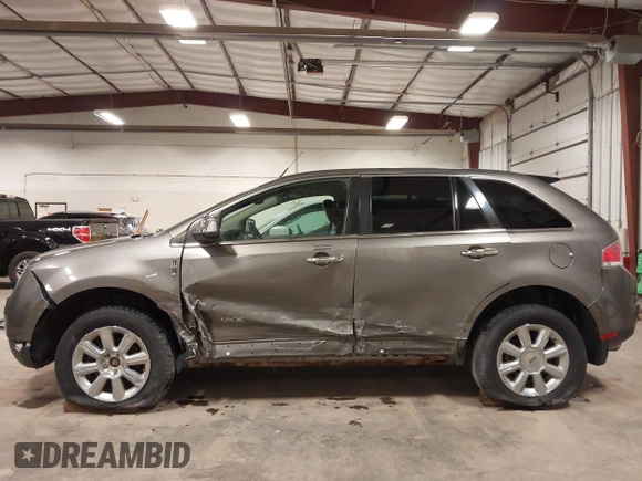2009 Lincoln MKX with VIN 2LMDU88C79BJ11515, listed as a IAAI auction lot 41927989 with 167,273 mi miles and . Bid and sale history available at DreamBid. Image 6.