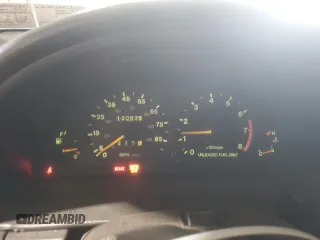 1996 Chevrolet Tracker z VIN 2CNBJ1869T6903842, wystawiony jako Copart lot #87734315 z przebiegiem 120 835 mil mil oraz Szkoda całkowita • Salvage title. Historia ofert i sprzedaży dostępna na DreamBid. Obrazek 9.